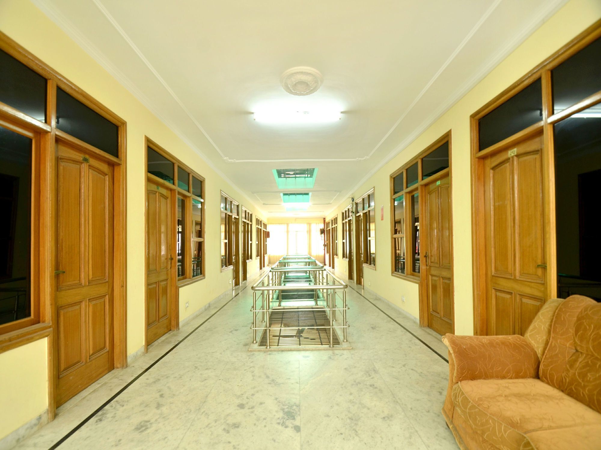 Oyo 6463 Hotel Dove Чандигарх Экстерьер фото